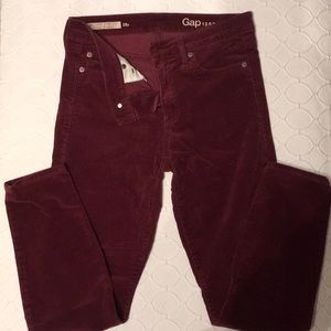 Gap women’s skinny corduroy pants. 28Petite